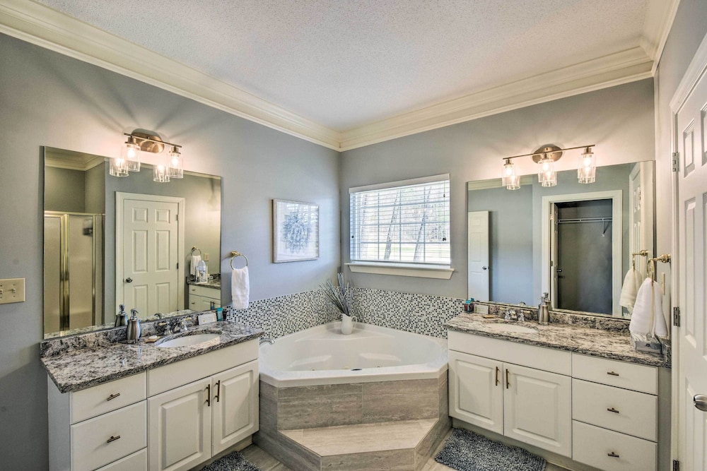 Inviting Kingwood Resort Condo in Clayton - photo 4