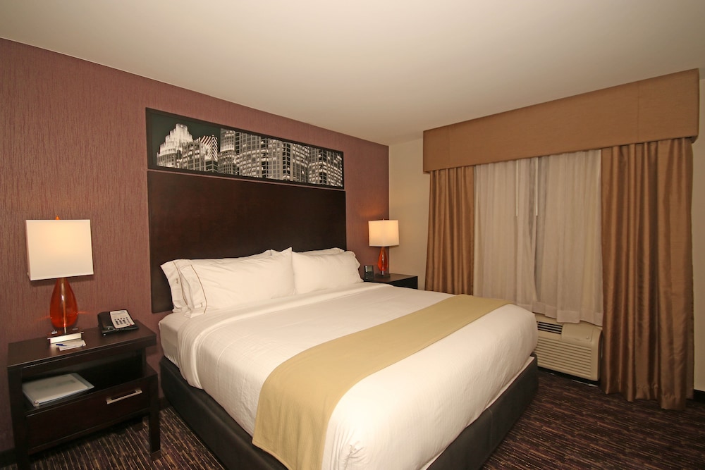 Holiday Inn Express & Suites Charlotte North by IHG - photo 4