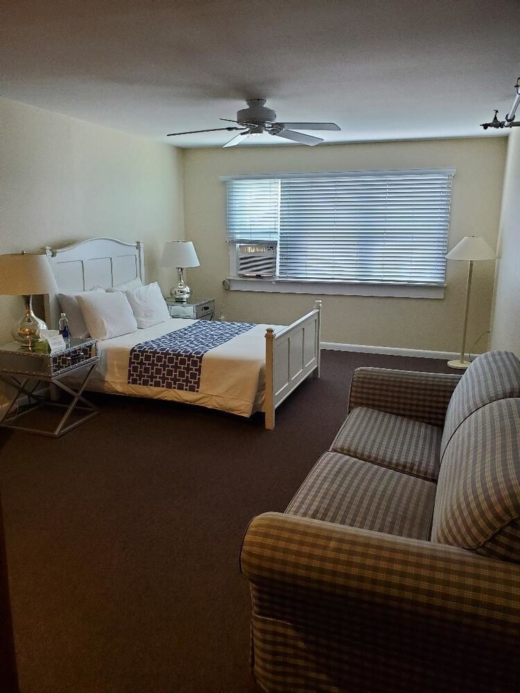 Clegg's Hotel - photo 8