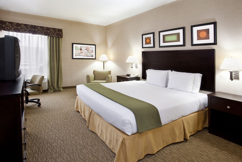 Holiday Inn Express Hotel & Suites Cleveland Streetsboro by IHG - photo 6