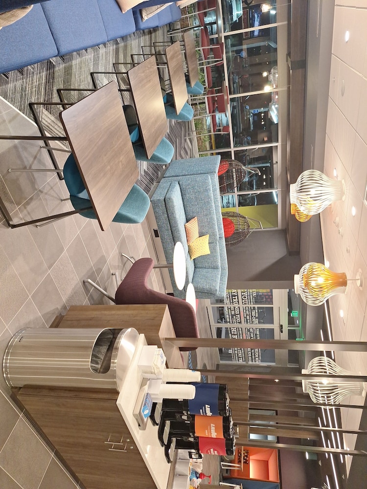 Tru By Hilton Lodi - photo 8