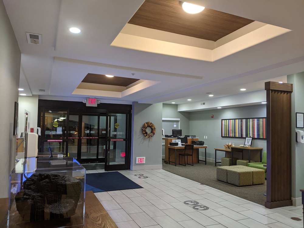 Holiday Inn Express & Suites Claypool Hill by IHG - photo 35