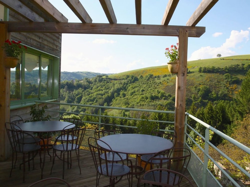 Auberge Du Fel - carbon neutral hotel in Entraygues-Sur-Truyere