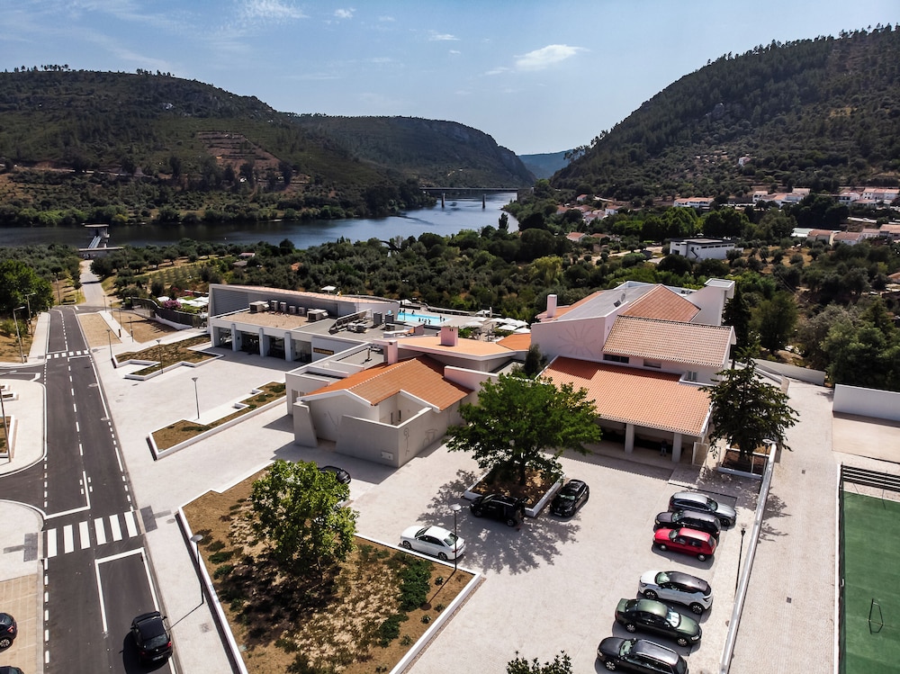 Rupestre Arts Hotel Ródão — 4-Star Luxury Hotel in Vila Velha De Rodao, Portugal