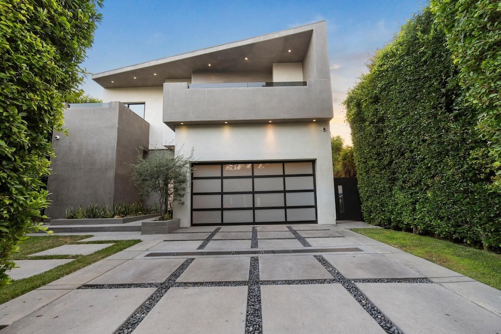 Orlando Estate — 4-Star Luxury Hotel in Los Angeles, United States