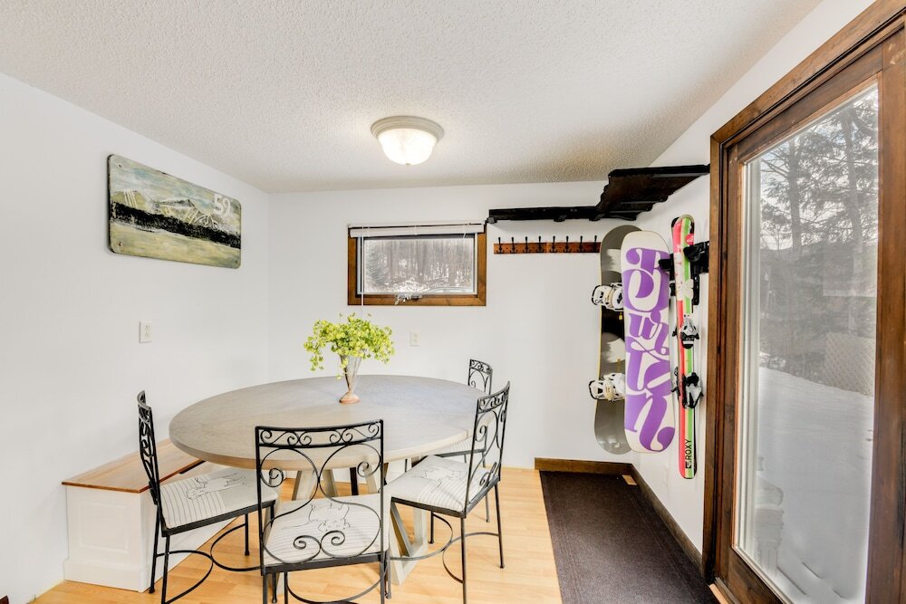 Pet friendly Home w Deck: 4 Mi to Jay Peak Resort - photo 11