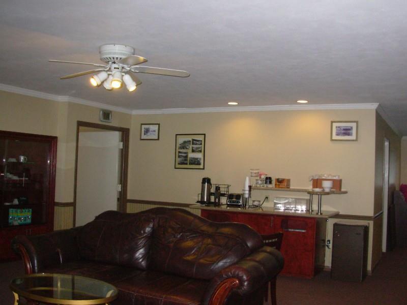 Red Carpet Inn On the Lake - photo 26