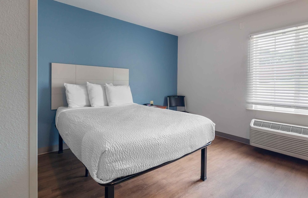 WoodSpring Suites Fayetteville - photo 15