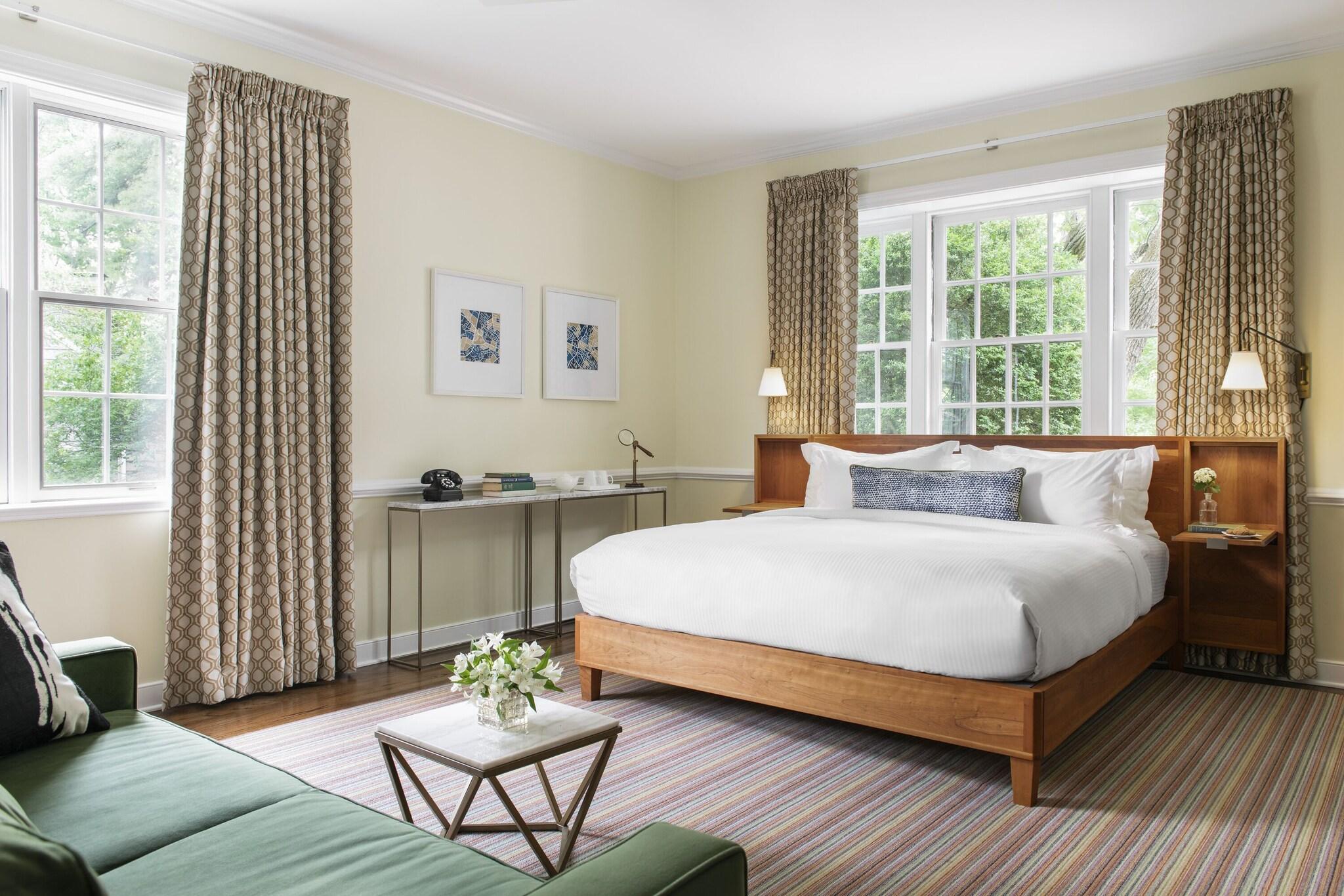 Oakhurst Inn at the University in Charlottesville, United States