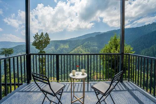 Eastbury by VEO Part of StayVista in Shimla, India