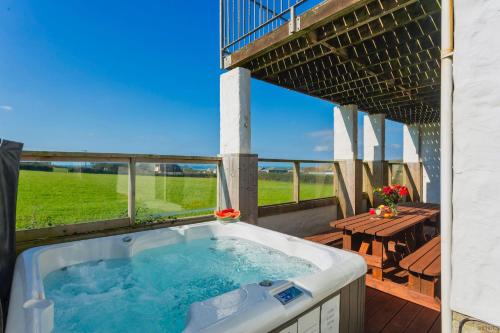 Croyde Villa Sunsea 6 Bedrooms — 4-Star Luxury Hotel in Braunton, United Kingdom
