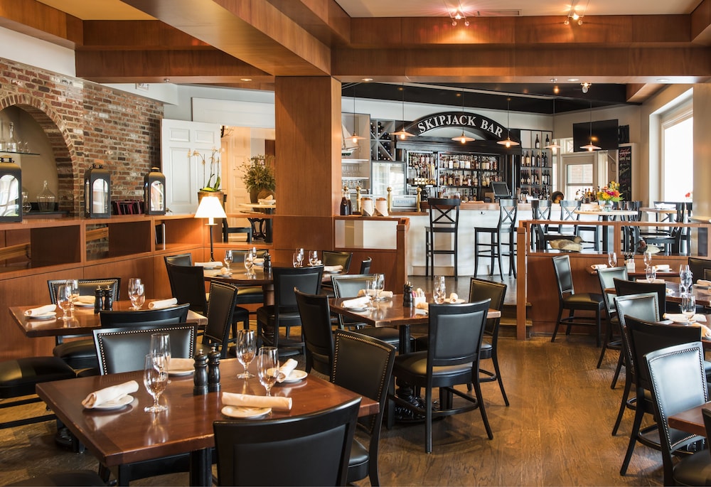 The Tidewater Inn - photo 40