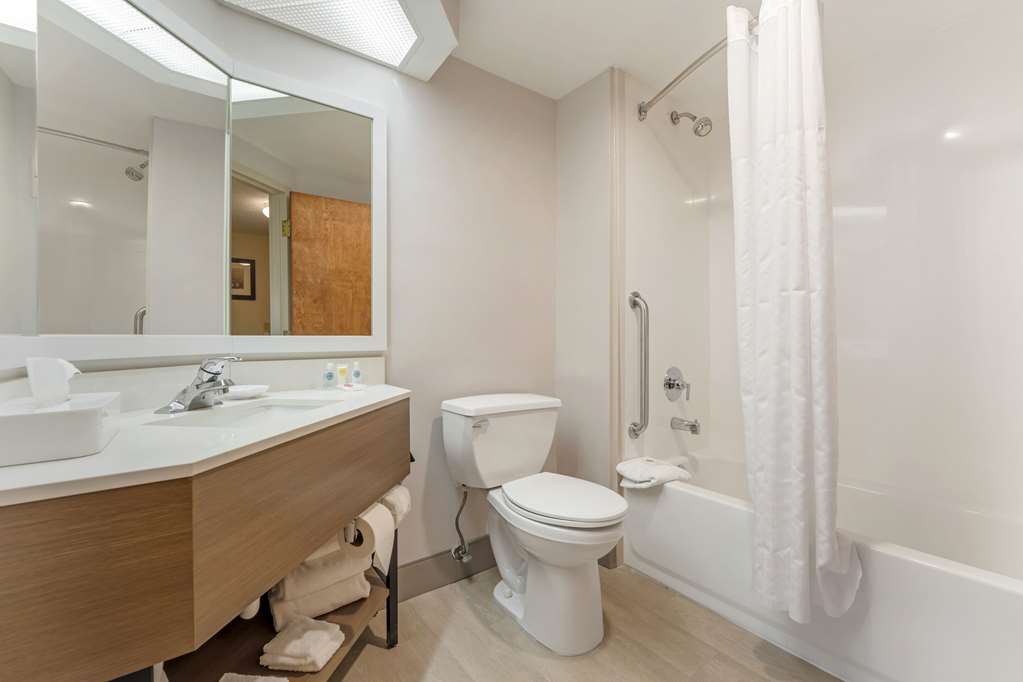 Comfort Inn & Suites LaVale Cumberland - photo 16