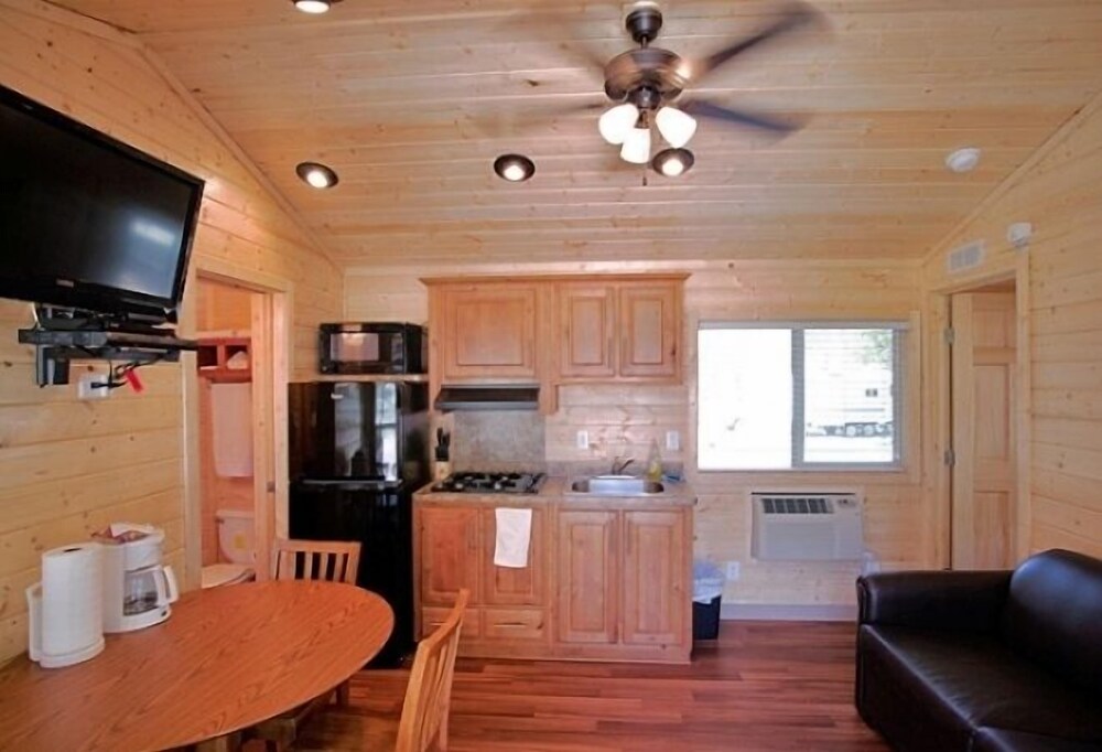 Soledad Canyon RV & Camping Resort - photo 3