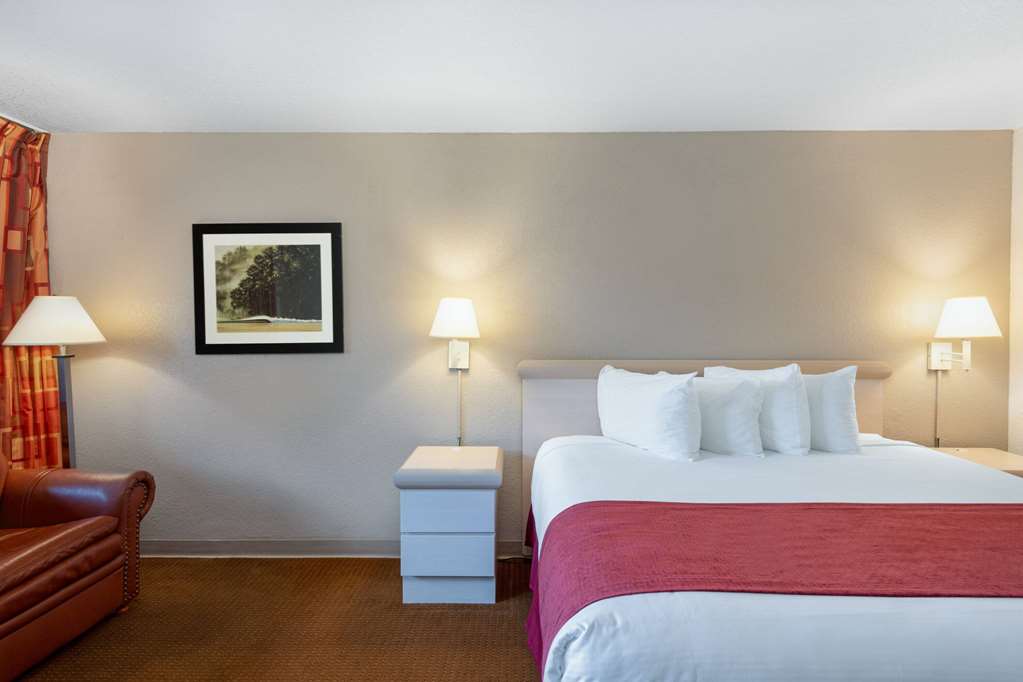 Ramada by Wyndham Kissimmee Gateway - photo 35