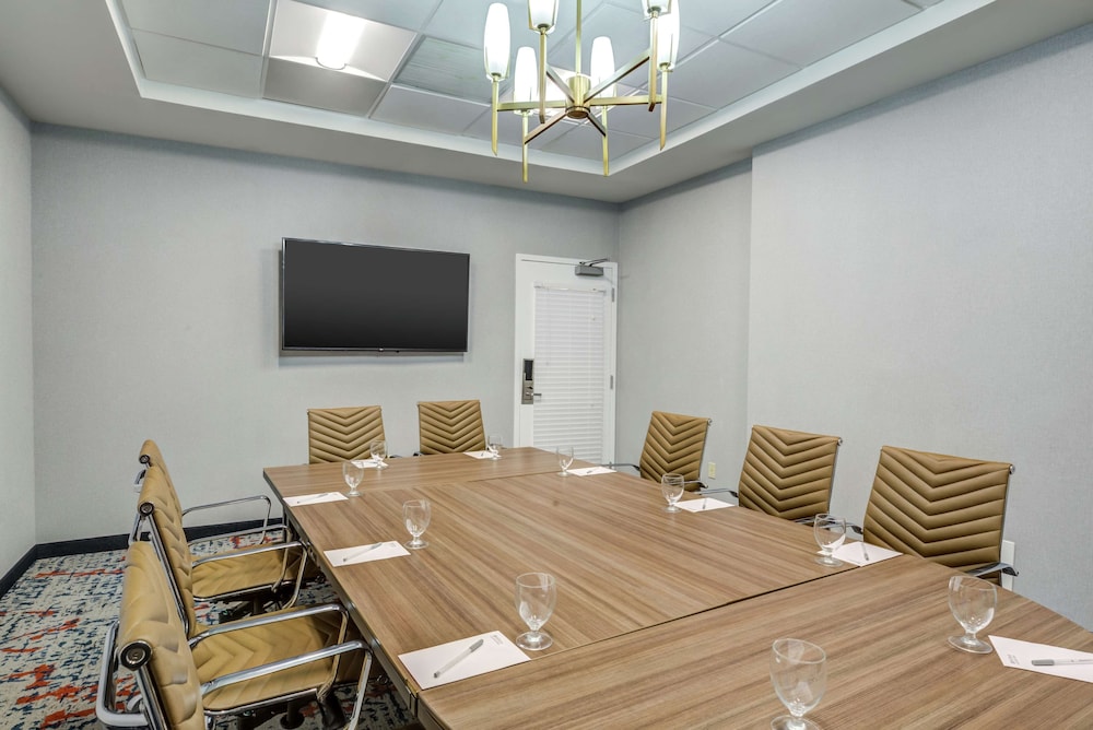 Hilton Garden Inn Boston Waltham - photo 37