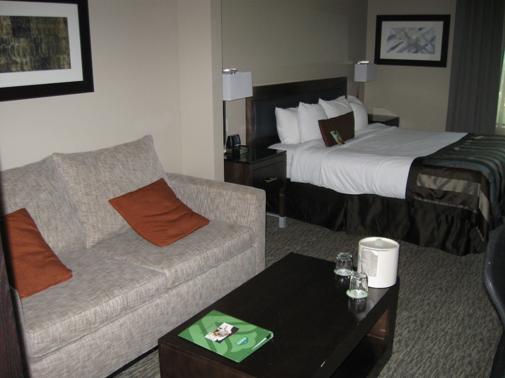 Wingate by Wyndham Fargo - photo 16
