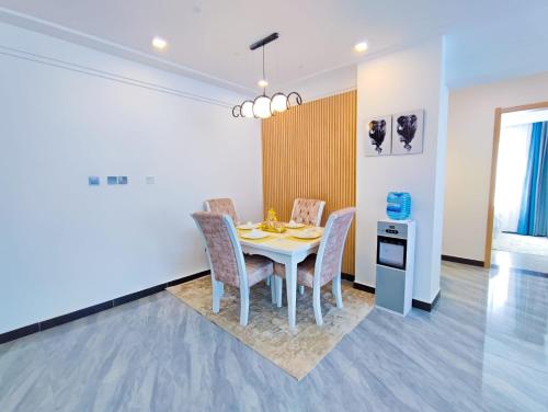 Executive Beautifully Furnished Apartment With All Modern Finishings Swimming Pool Fully Equipped Gym And Other Luxurious Facilities And Close Proximity To Major Shopping Malls In Kilimani