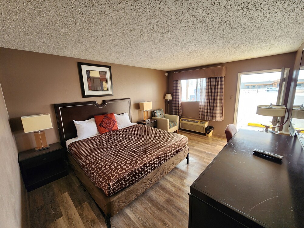 Satellite Inn - photo 8