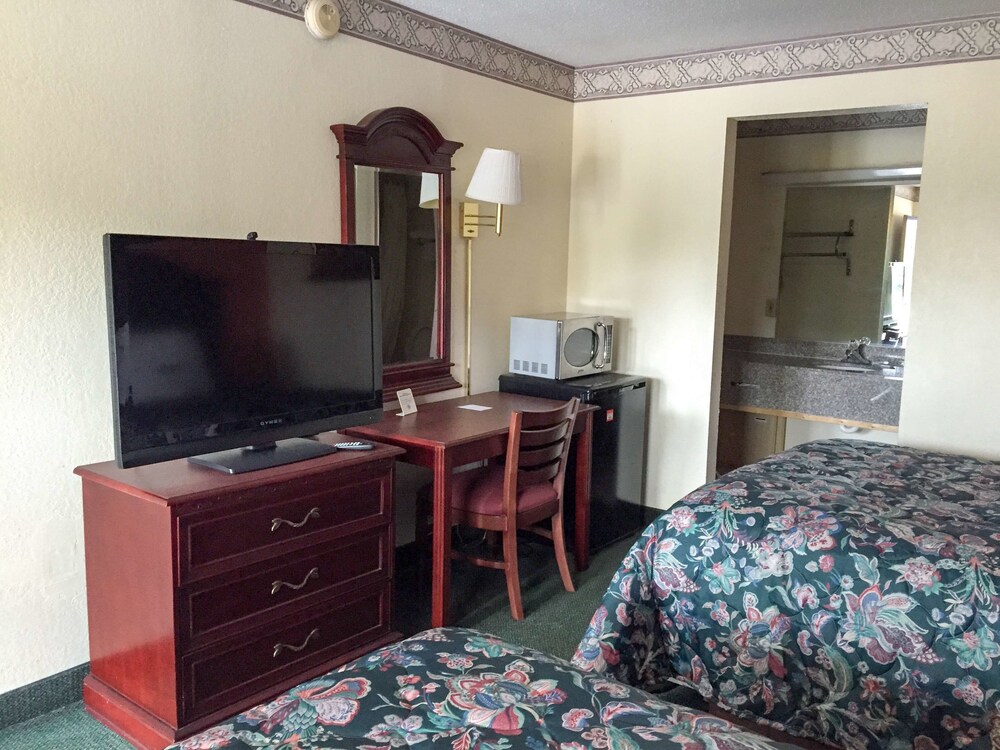 Motel 6 Calera - photo 9