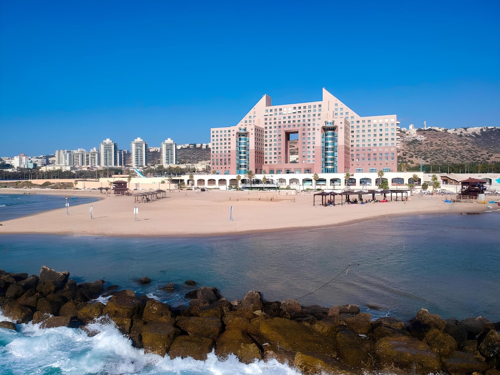 Almog Beach — 5-Star Luxury Hotel in Haifa, Israel