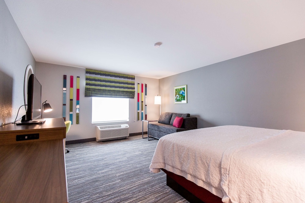 Hampton Inn Bismarck - photo 15