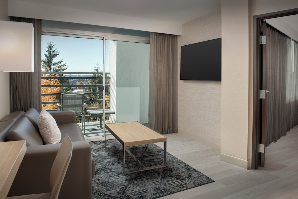 AC Hotel by Marriott Portland Lake Oswego - photo 7