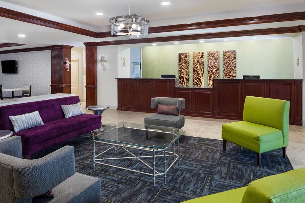 La Quinta Inn & Suites by Wyndham Savannah Airport Pooler - photo 5