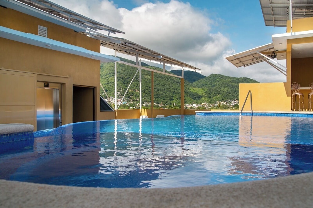 Fabuloso Hotel Las Vegas in Ixtapa-Zihuatanejo, Mexico