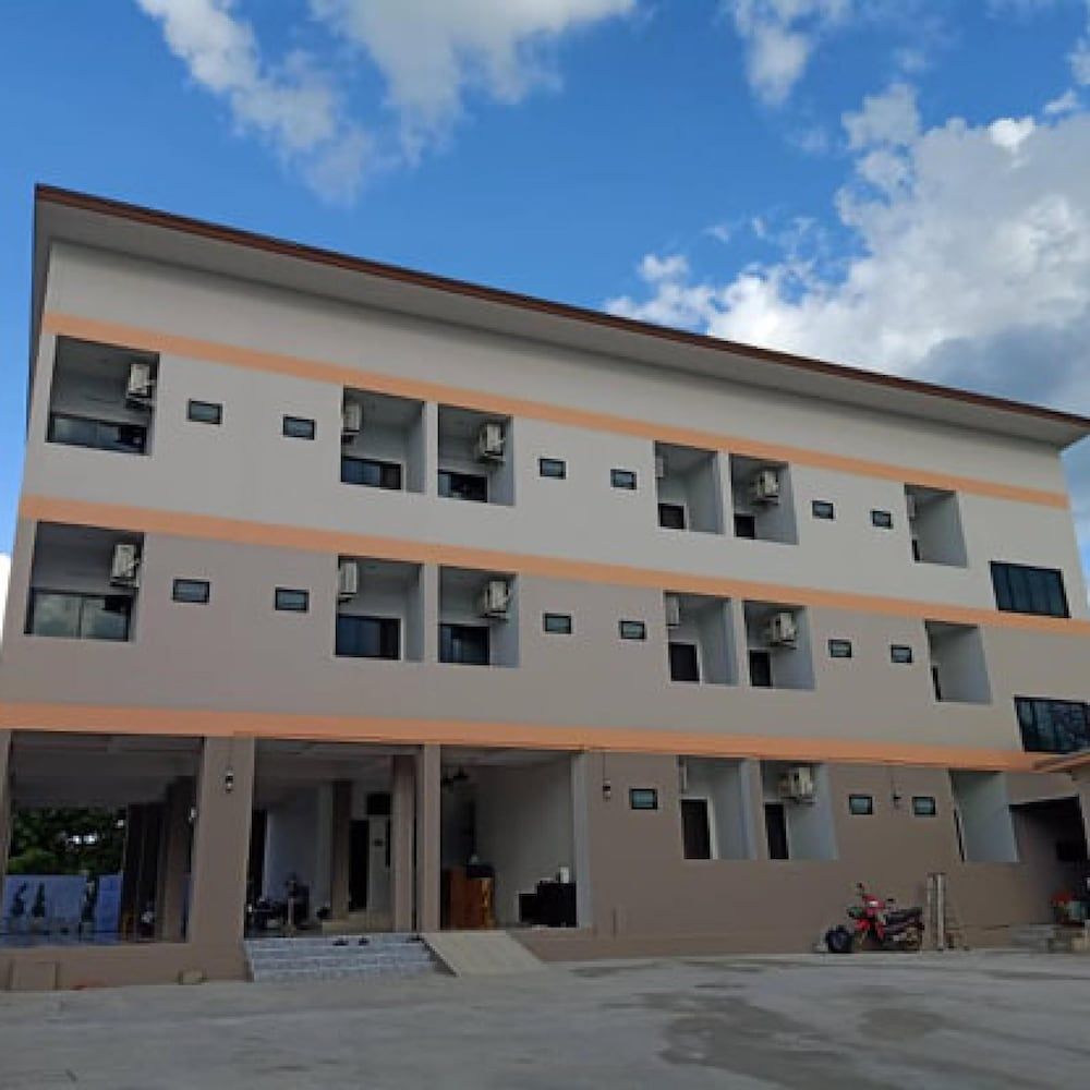 V2 hotel — hotel in Nang Rong