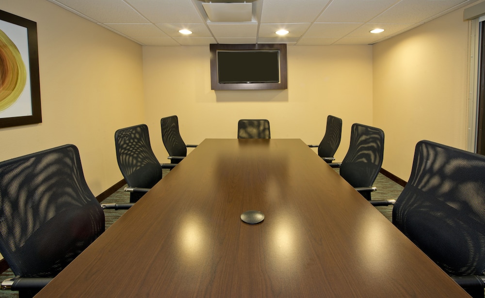 Holiday Inn Express & Suites Colorado Springs Central by IHG - photo 70