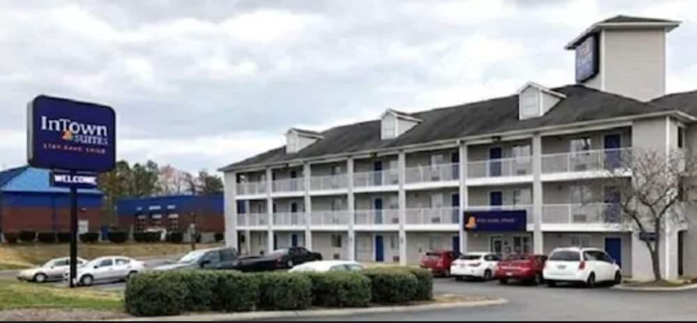 InTown Suites Extended Stay Chattanooga TN Hamilton Place - photo 15