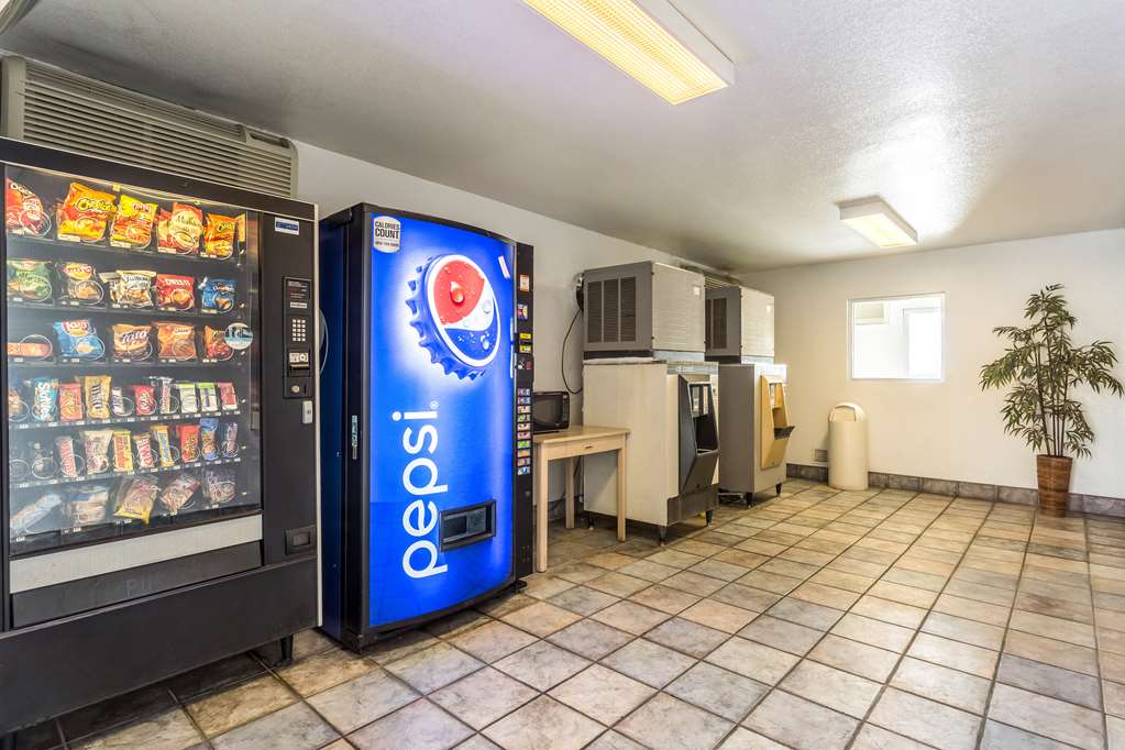Motel 6 Blythe CA - photo 37
