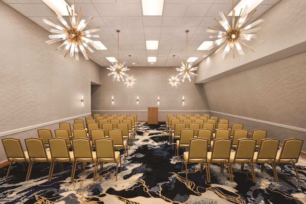 DoubleTree by Hilton Tampa Rocky Point Waterfront - photo 55
