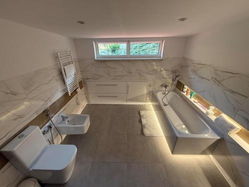 Quiet Getaway Near Tarnow — hotel in Plesna