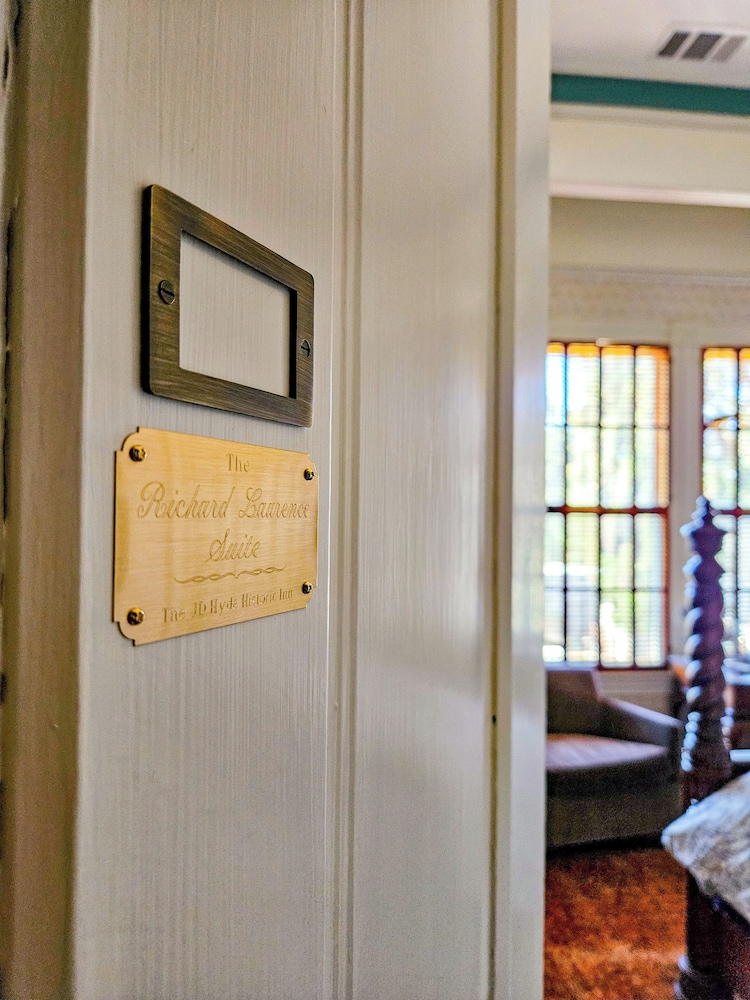 The JD Hyde Historic Inn - photo 12