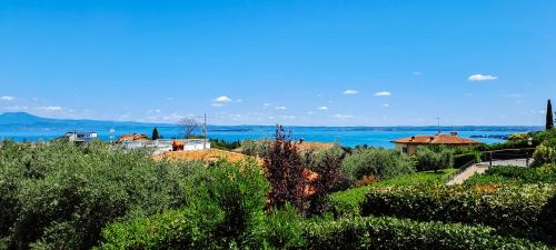 la PERLA con vista sul Lago di Garda — 4-Star Luxury Hotel in Padenghe Sul Garda, Italy