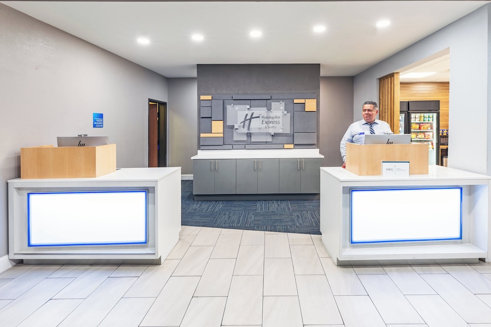 Holiday Inn Express & Suites Del Rio by IHG - photo 72
