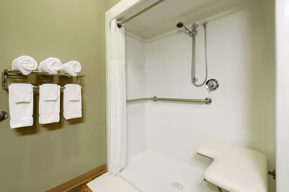 Bakken Airport Hotel and Suites XWA - photo 12