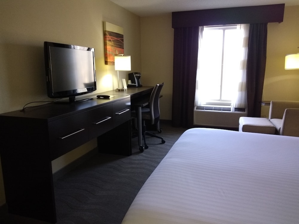 Holiday Inn Express Hotel & Suites Waterford by IHG - photo 33