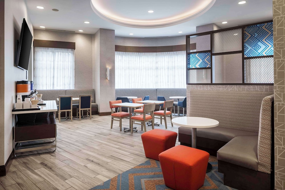 Hampton Inn Washington Downtown Convention Center - photo 43