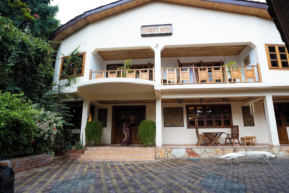 Esther's Hotel - last minute hotel in Accra