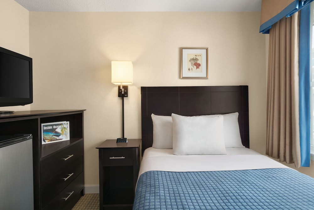 Harrison Hall Hotel - photo 34