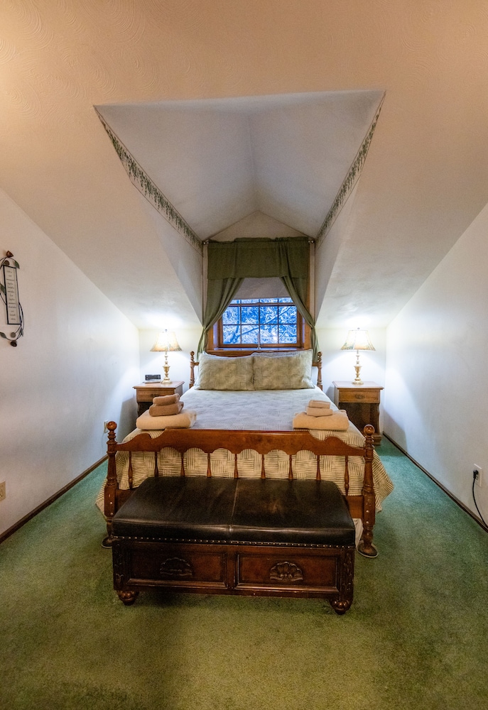 7 Gables Inn & Suites - photo 29