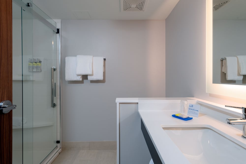 Holiday Inn Express & Suites Tulsa Downtown by IHG - photo 11