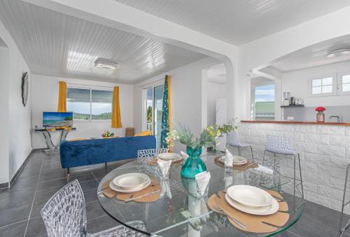 La Villa Bleue Topaze 1er Vue Mer — 4-Star Luxury Hotel in Le Vauclin, Martinique