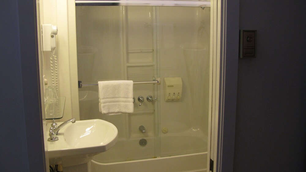 Belle de Jour Inn - photo 8