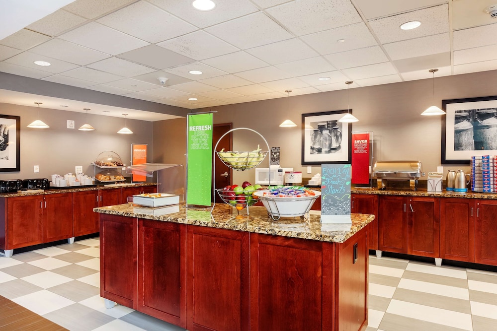 Hampton Inn & Suites Poughkeepsie - photo 43