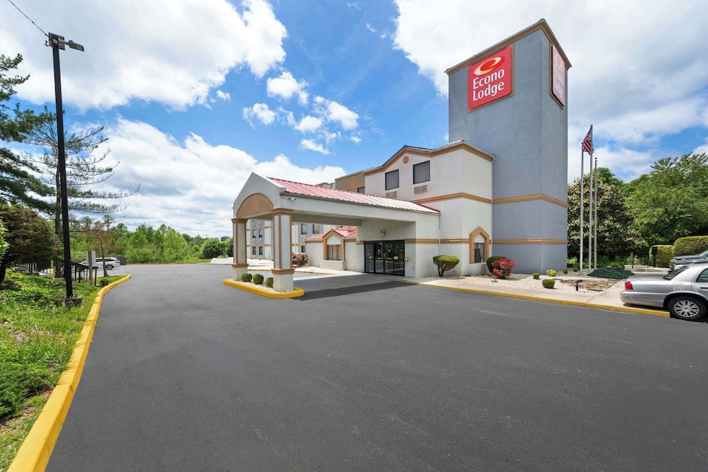 Econo Lodge London - featured photo