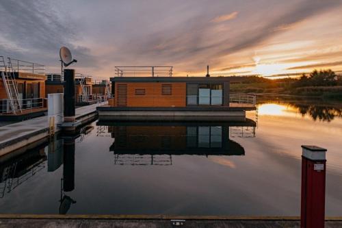 Hausboot Malibu Sunrise — Klitten